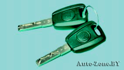 В комплект ключей автомобиля входят два ключа