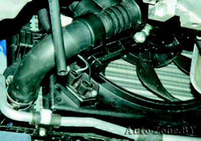 Очень часто причиной перегрева двигателя, система охлаждения которого оснащена электрическим вентилятором, является выход из строя вентилятора